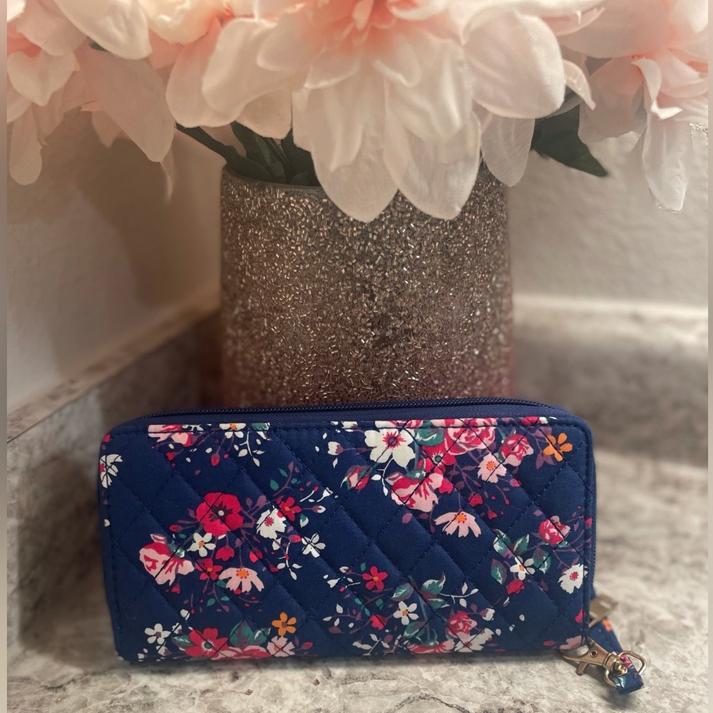 Floral Vegan Quilted Wristlet